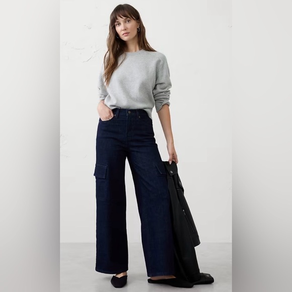 BANANA REPUBLIC FACTORY NWT Women’s Wide Leg Cargo Jeans Dark Wash Size 32/14 - Picture 1 of 8